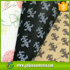Rouleaux de tissu pp non tissés multicolores faite par Quanzhou Golden Nonwoven Co., ltd